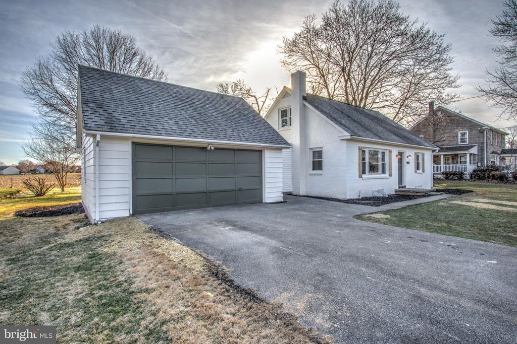 Photo of 1370 GRAYSTONE RD, MANHEIM, PA 17545 (MLS # PALA2031758)