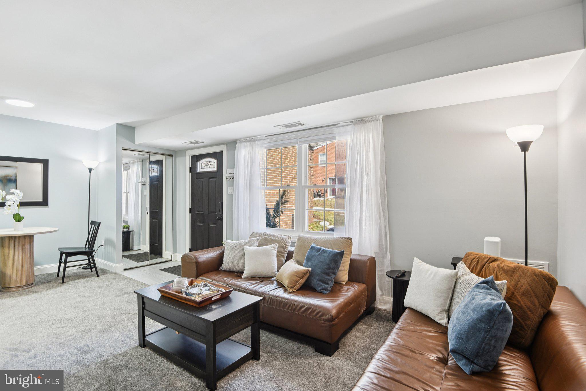 WHISKEY BOTTOM - Residential