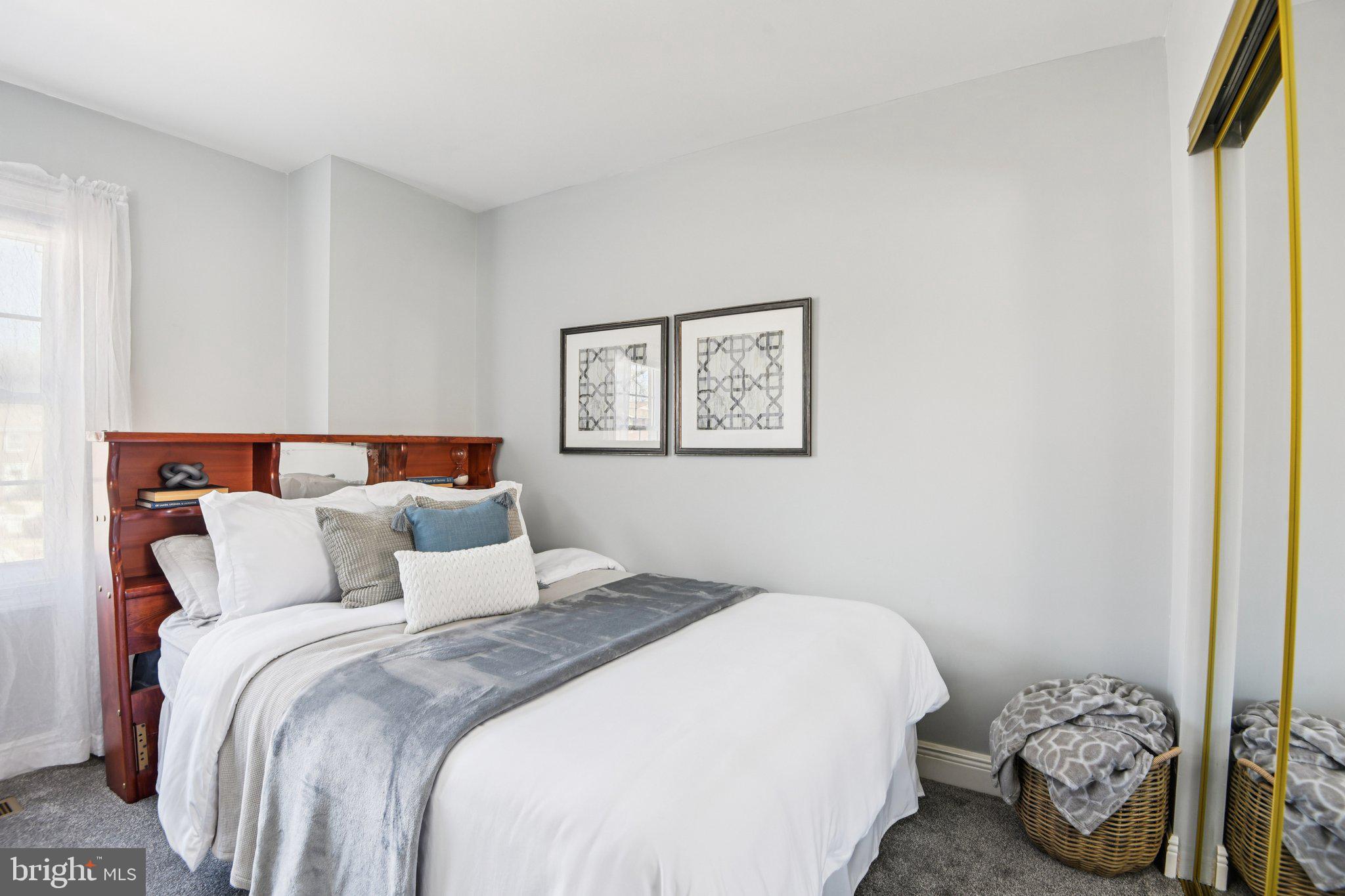 WHISKEY BOTTOM - Residential