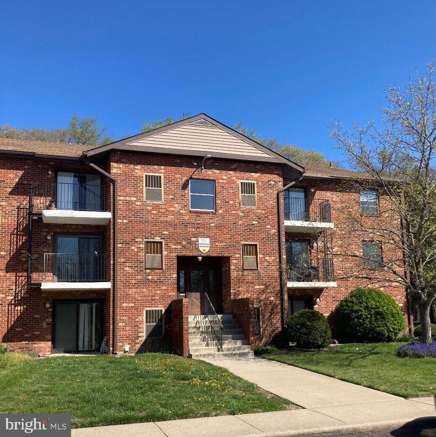 "I can't believe all of this space and its on the third floor"  Spacious living room and also a dining/family room on the other side.  3 bedrooms, 2 1/2 baths with a primary bedroom and also a second bedroom with a private bathroom.  Freshly painted with some other 'alterations' makes this beauty ready to move into.  Don't hesitate on this one.