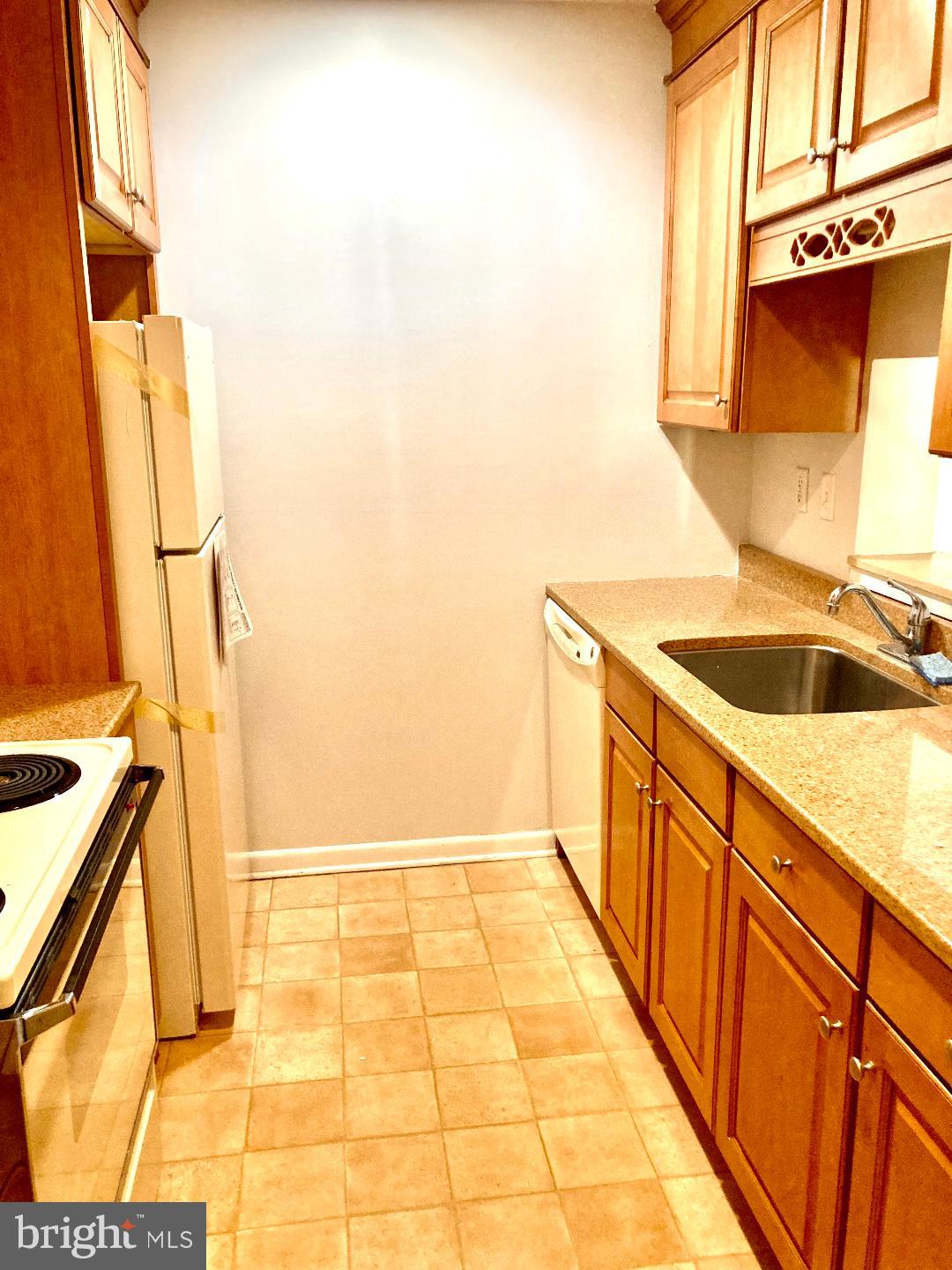 ENGLISH VILLAGE - Residential