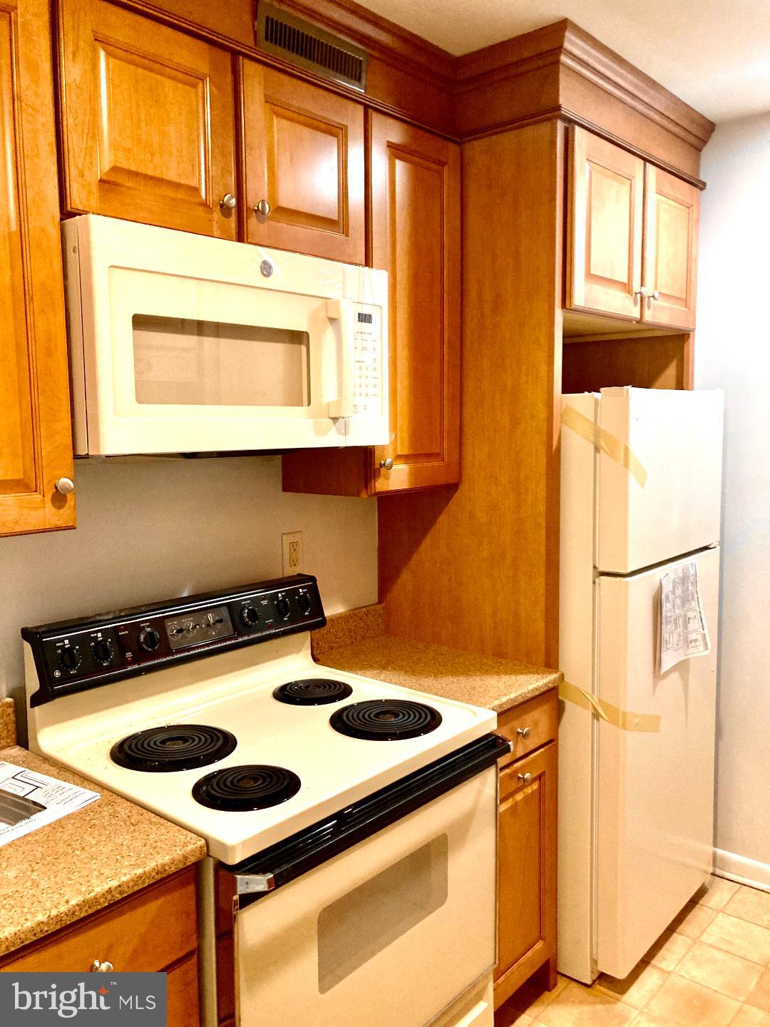 ENGLISH VILLAGE - Residential