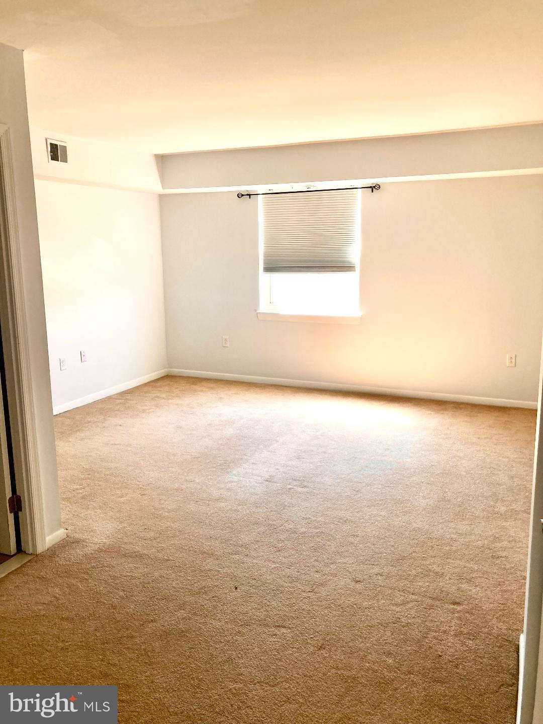 ENGLISH VILLAGE - Residential