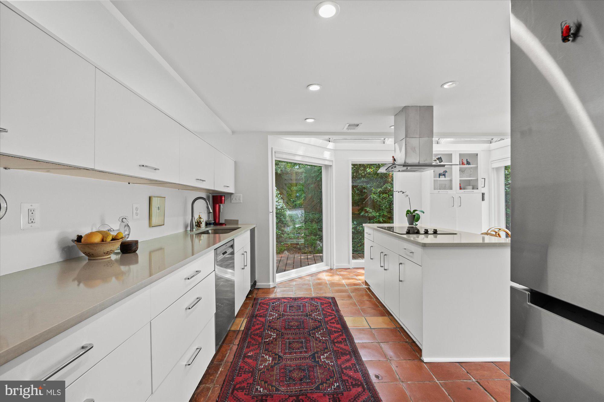 RESTON - Residential