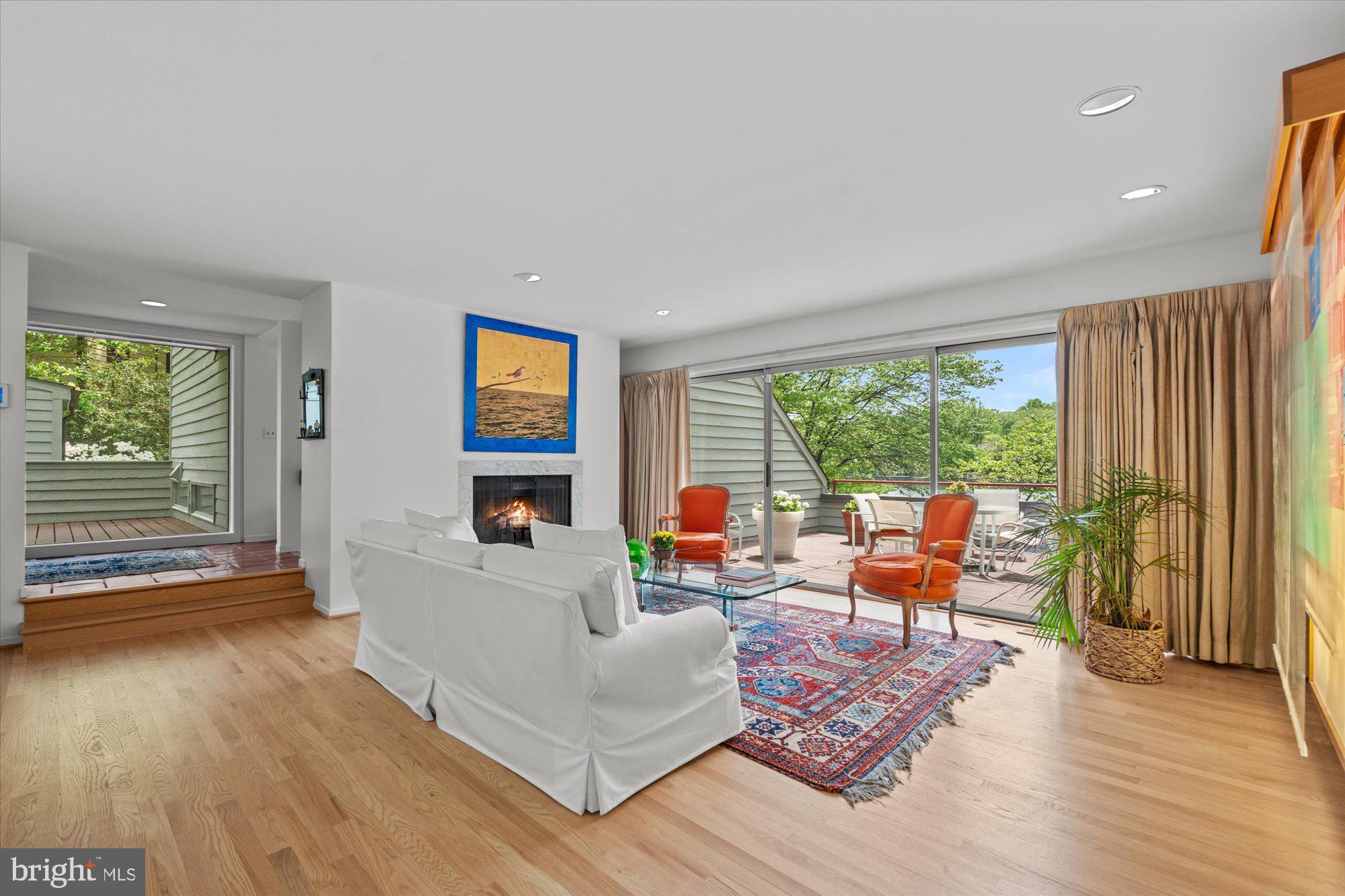 RESTON - Residential