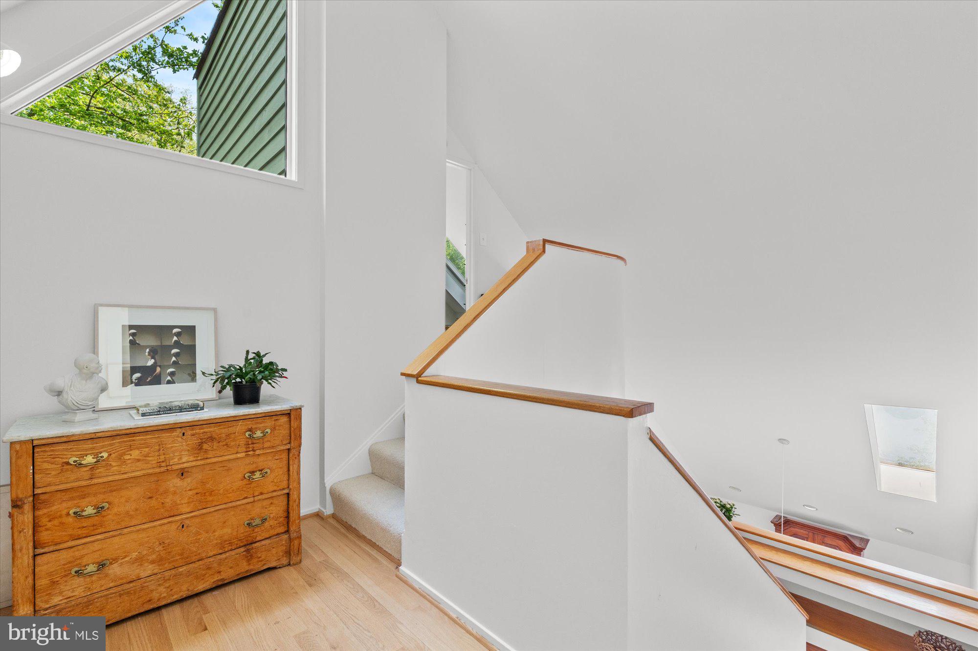 RESTON - Residential