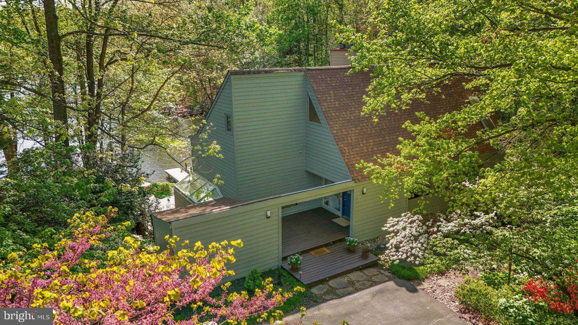 RESTON - Residential