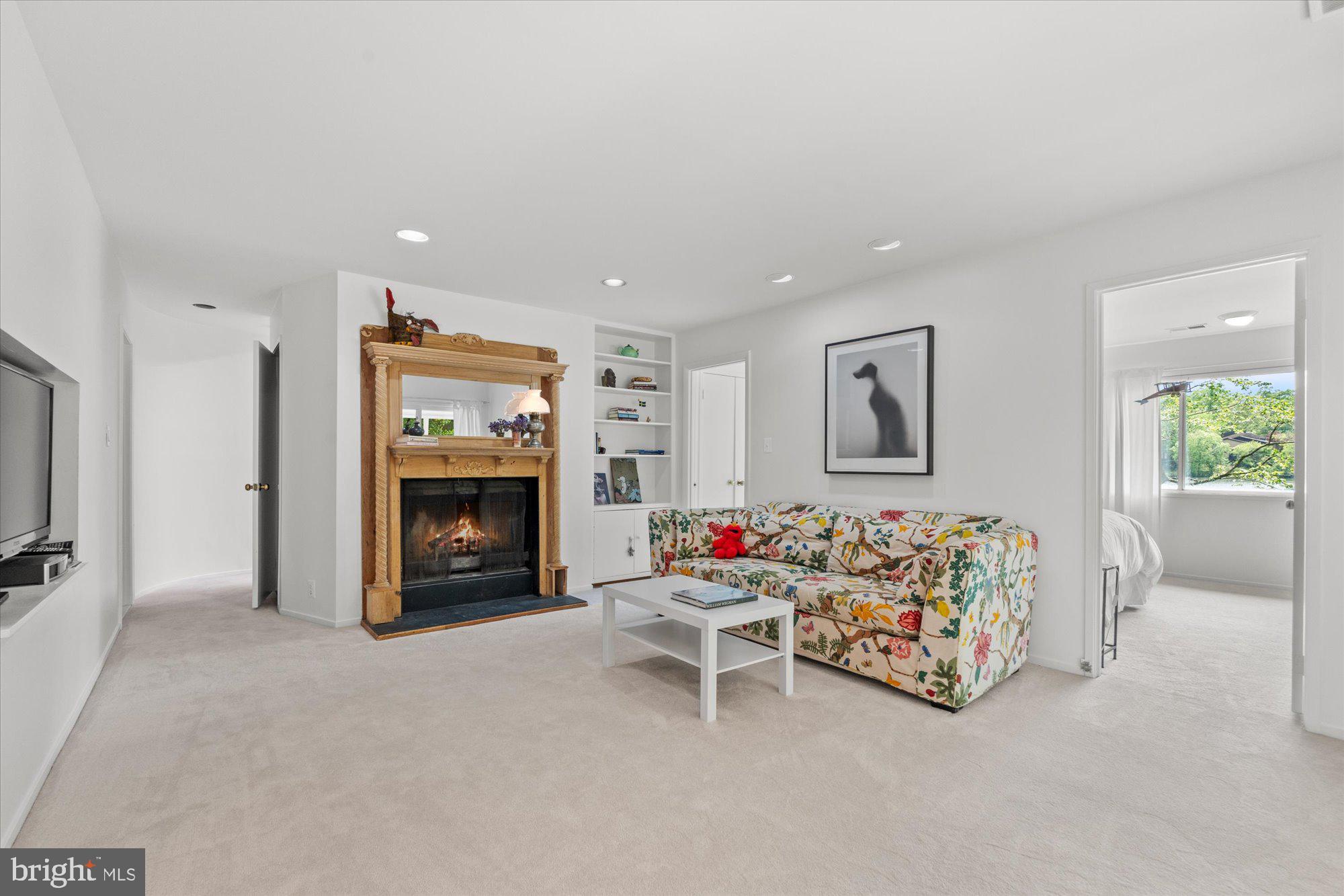 RESTON - Residential