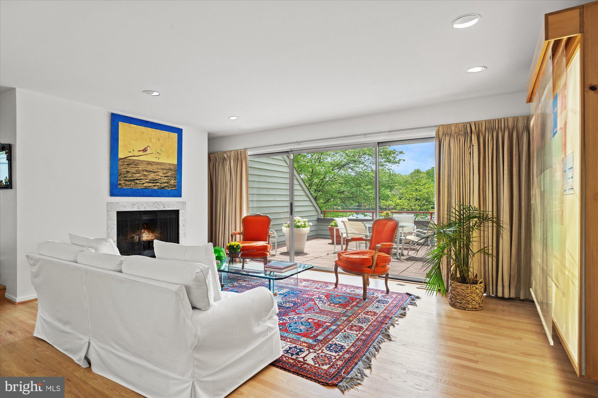 RESTON - Residential