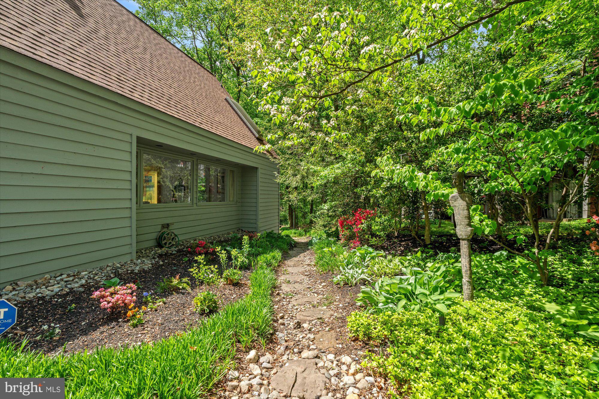 RESTON - Residential