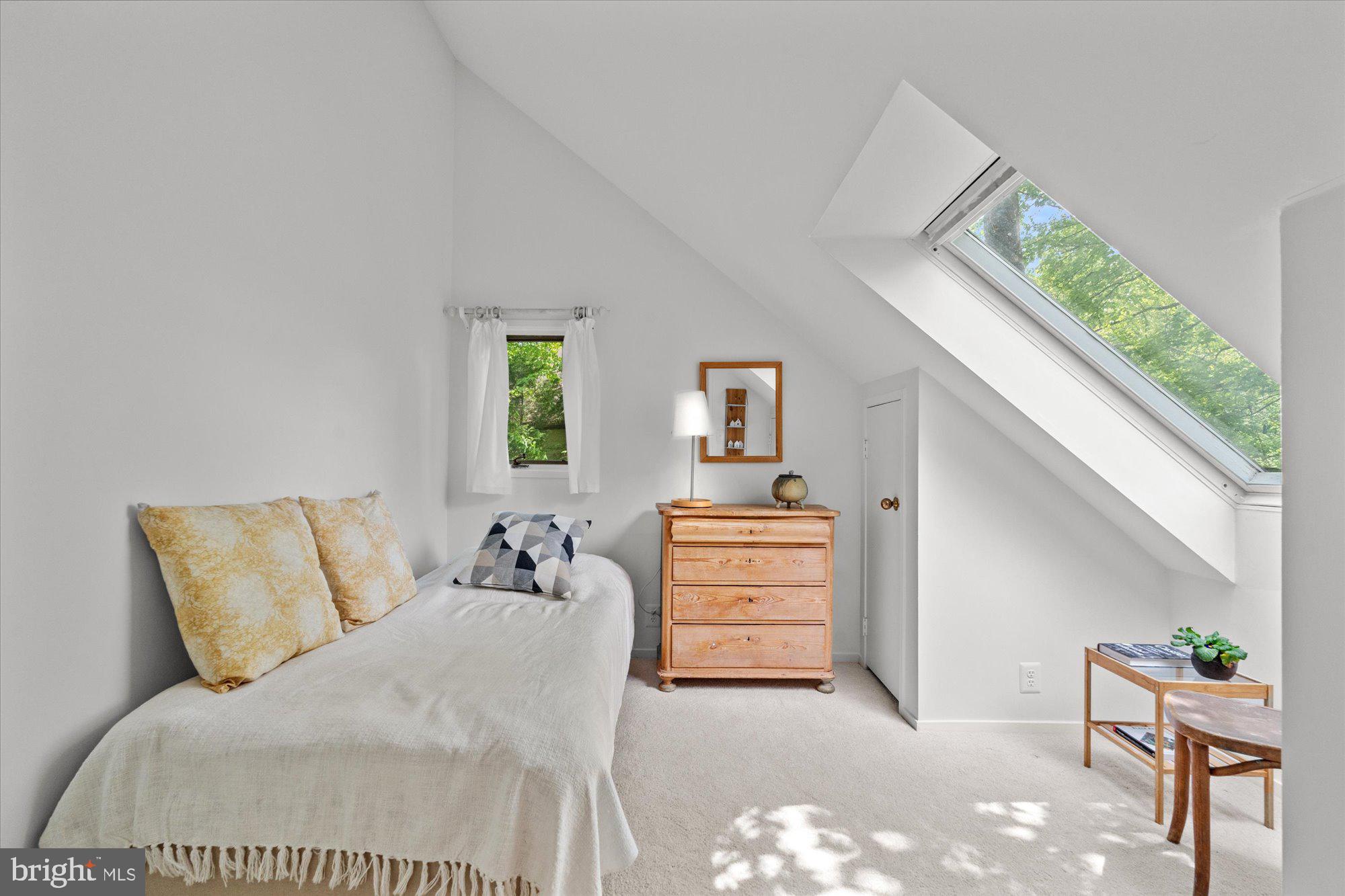 RESTON - Residential