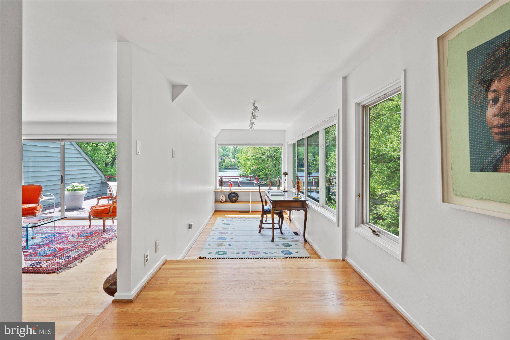 RESTON - Residential