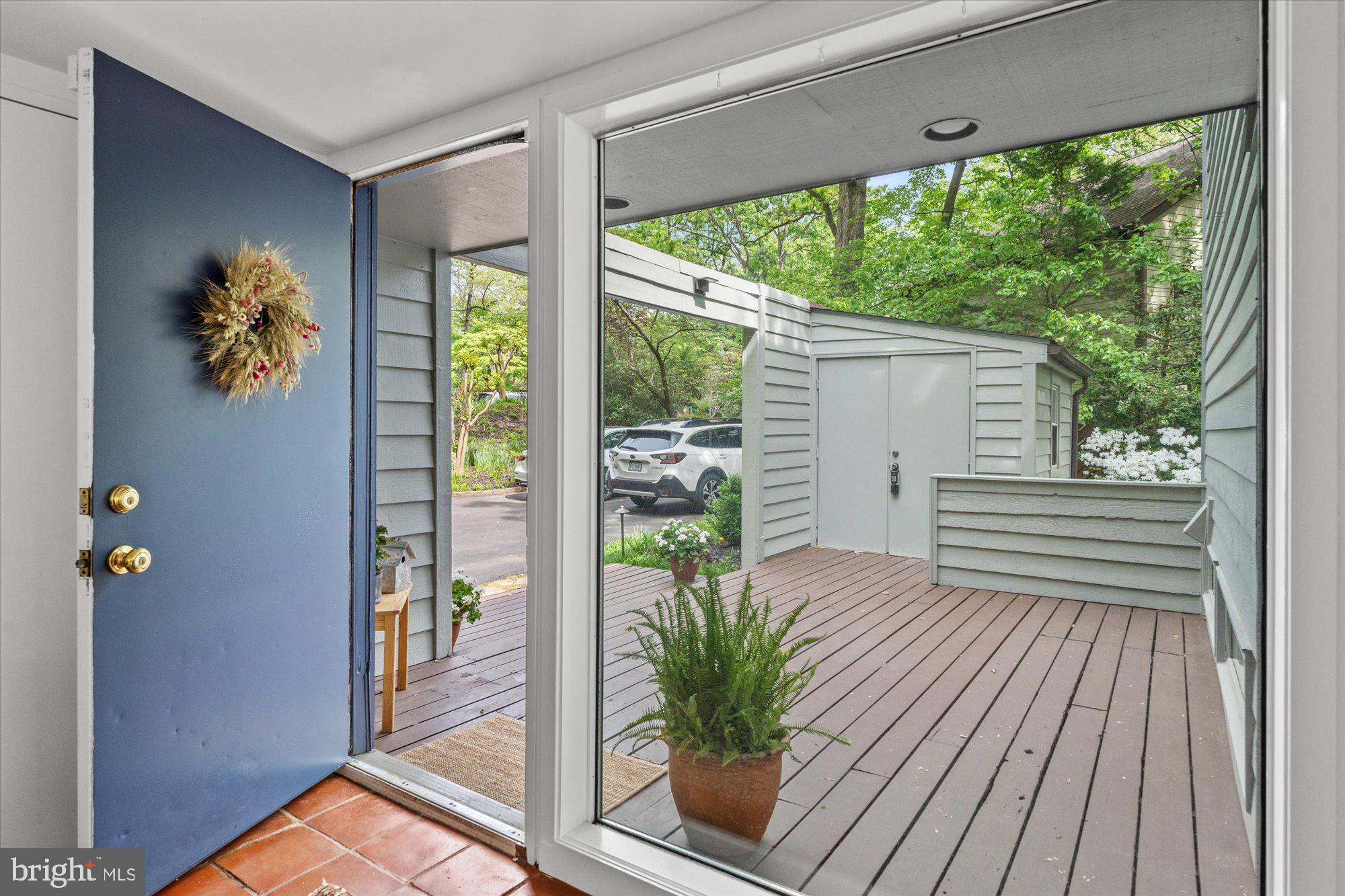 RESTON - Residential