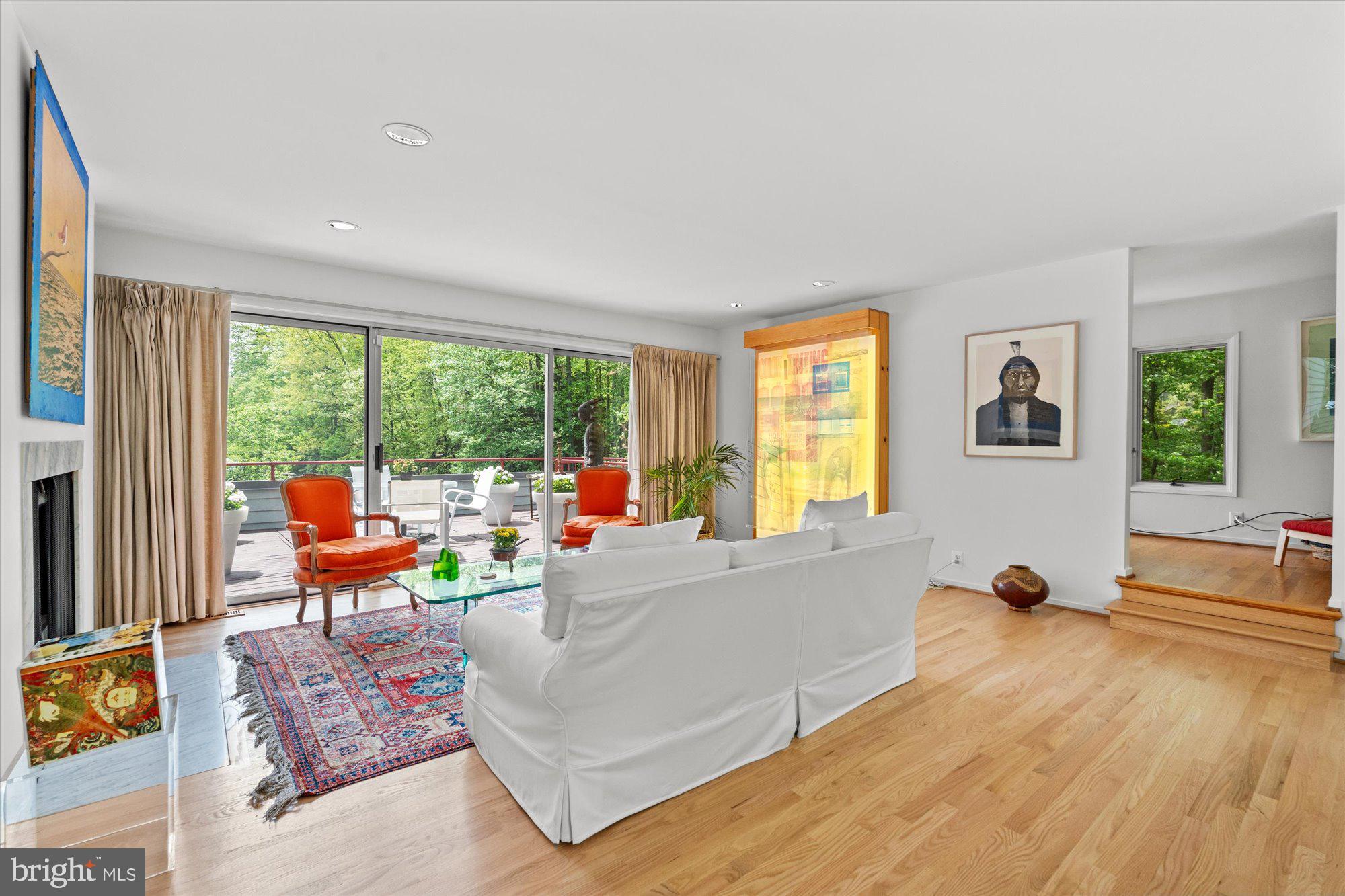 RESTON - Residential