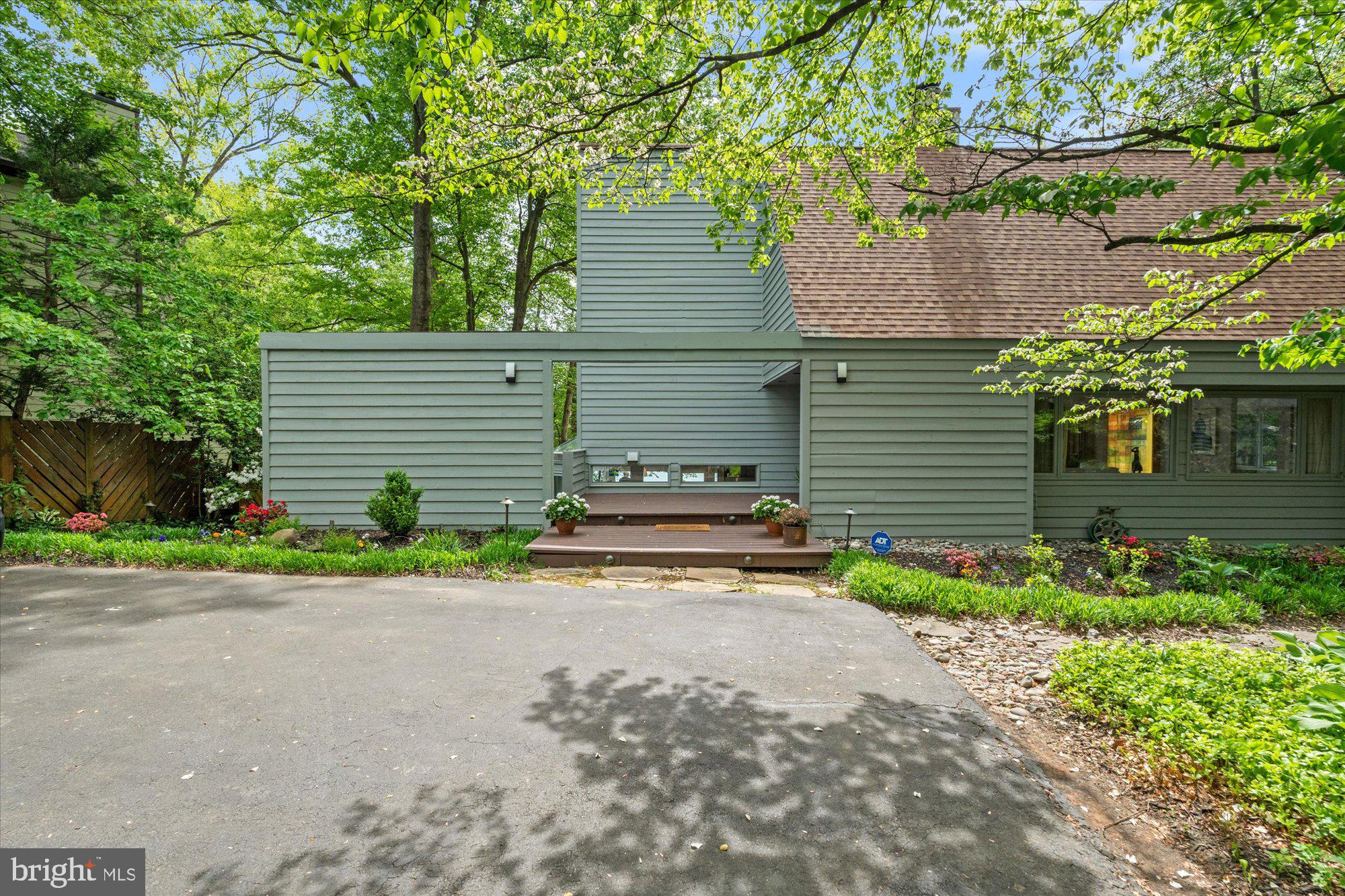 RESTON - Residential