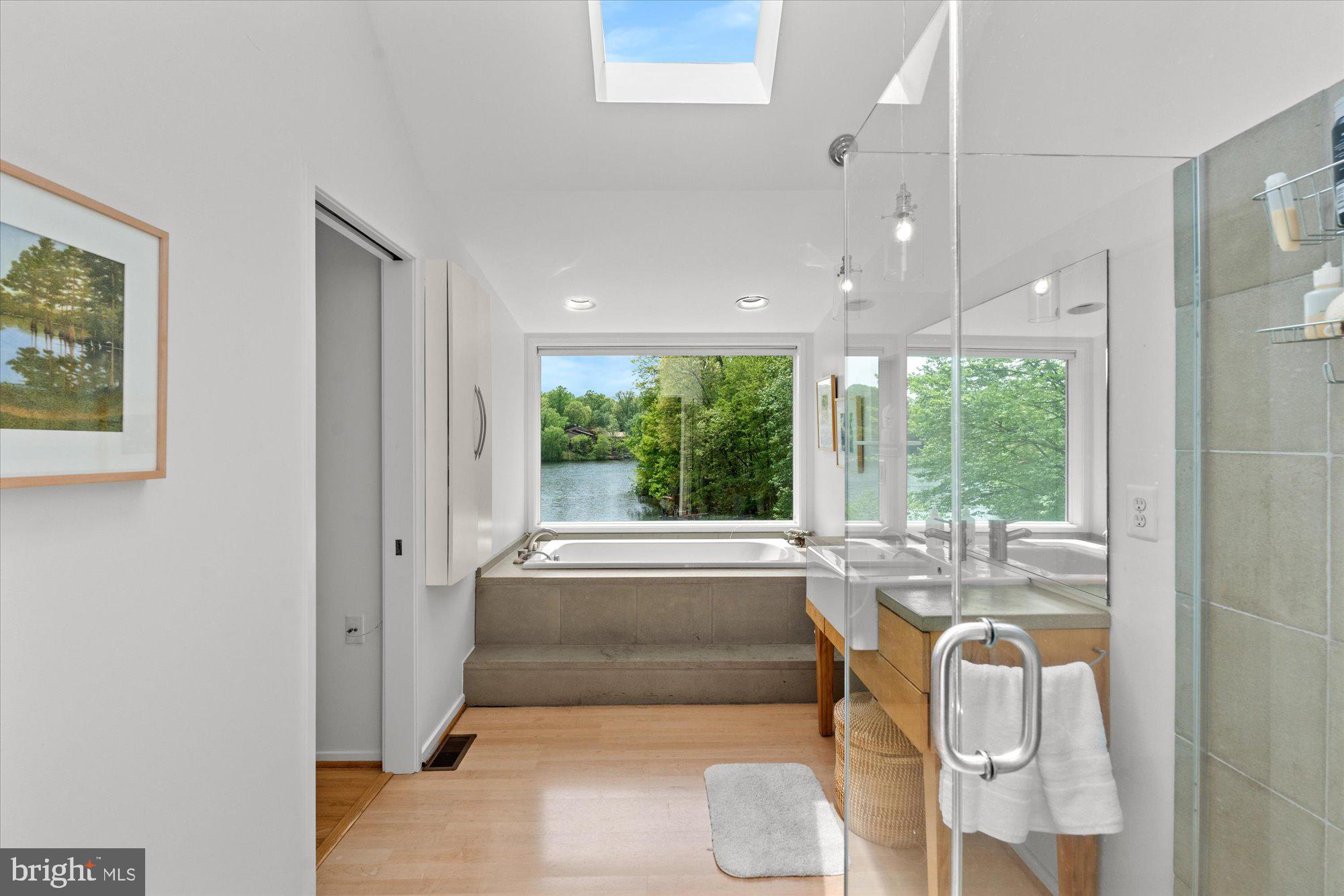 RESTON - Residential