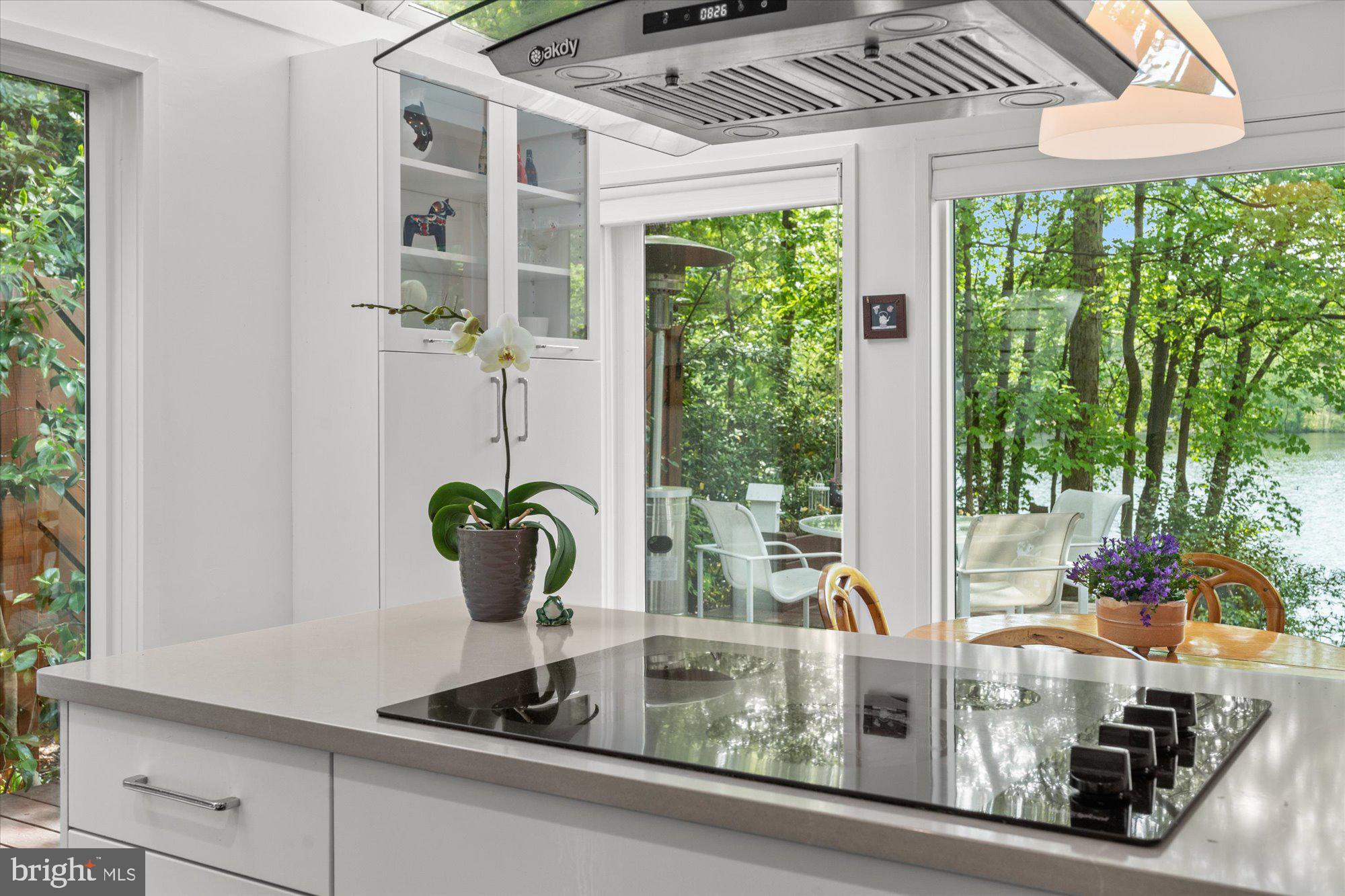 RESTON - Residential