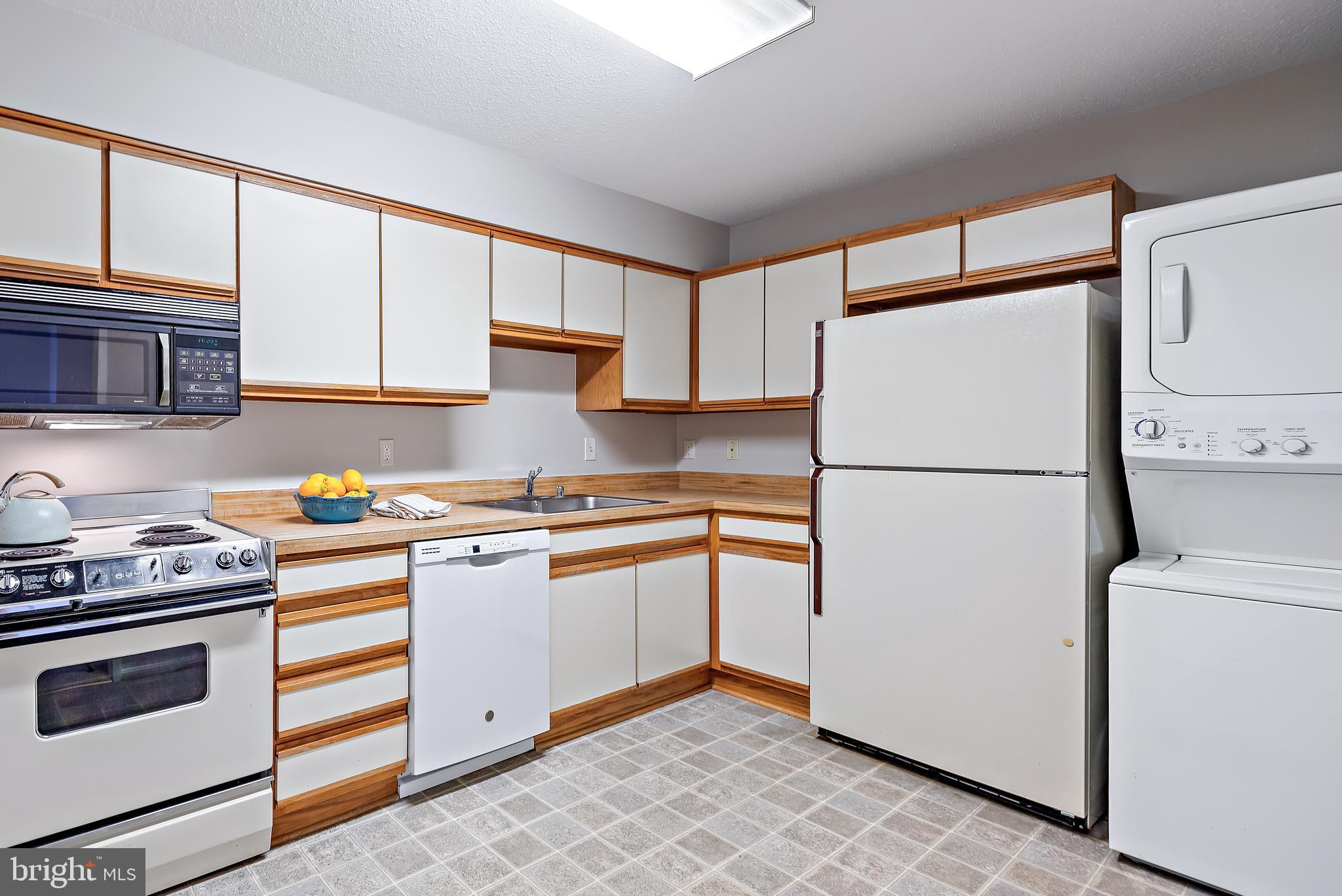 LEISURE WORLD - Residential