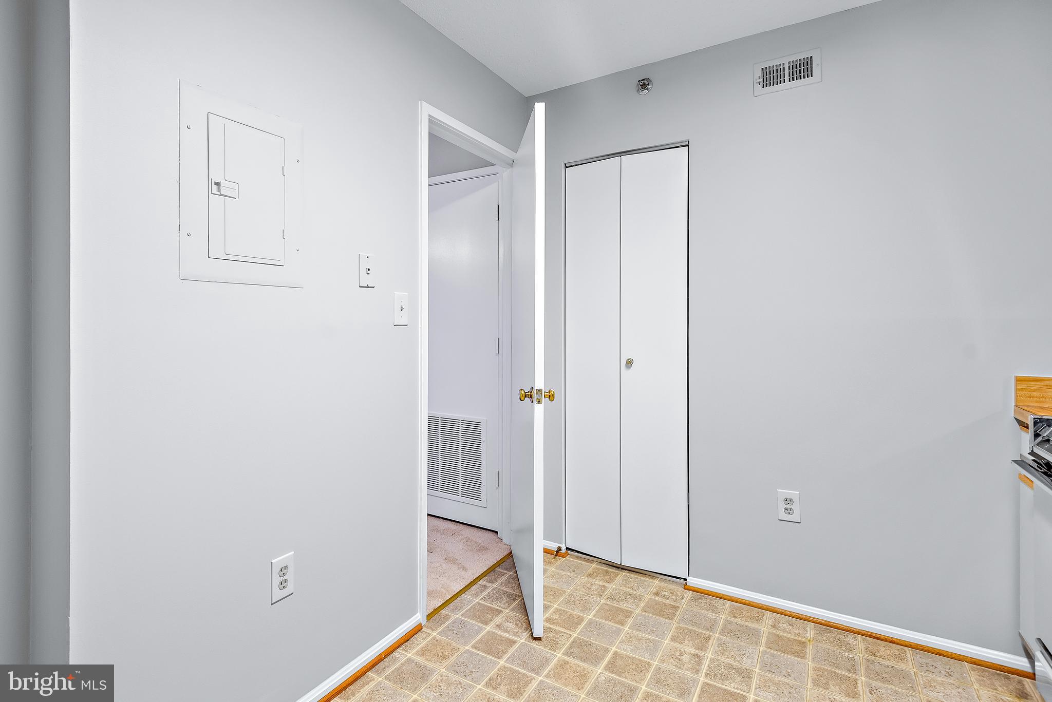 LEISURE WORLD - Residential