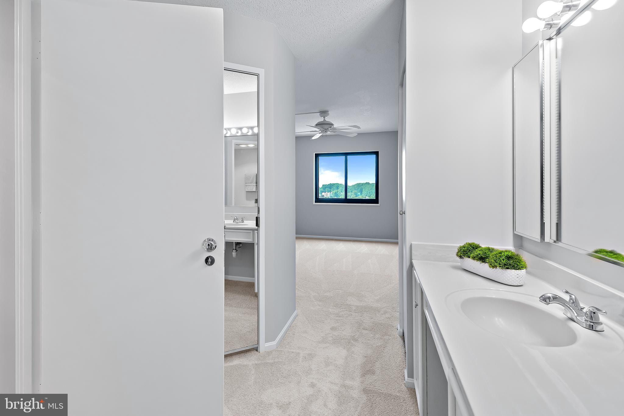 LEISURE WORLD - Residential