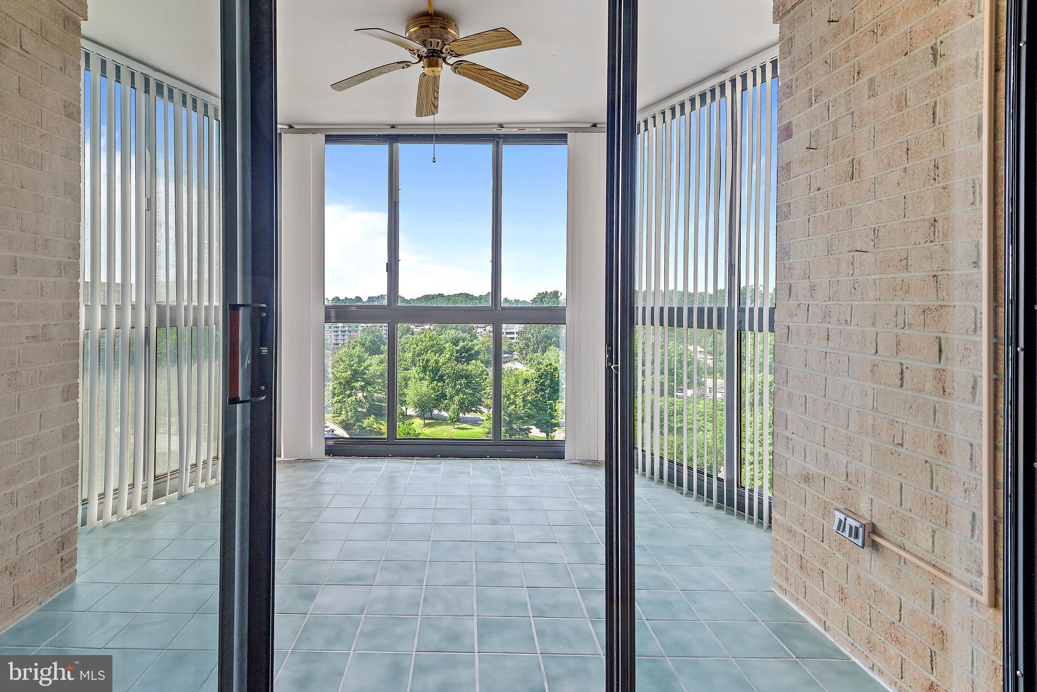 LEISURE WORLD - Residential