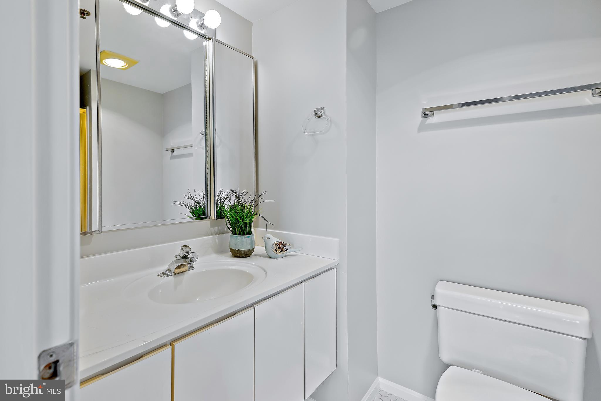 LEISURE WORLD - Residential