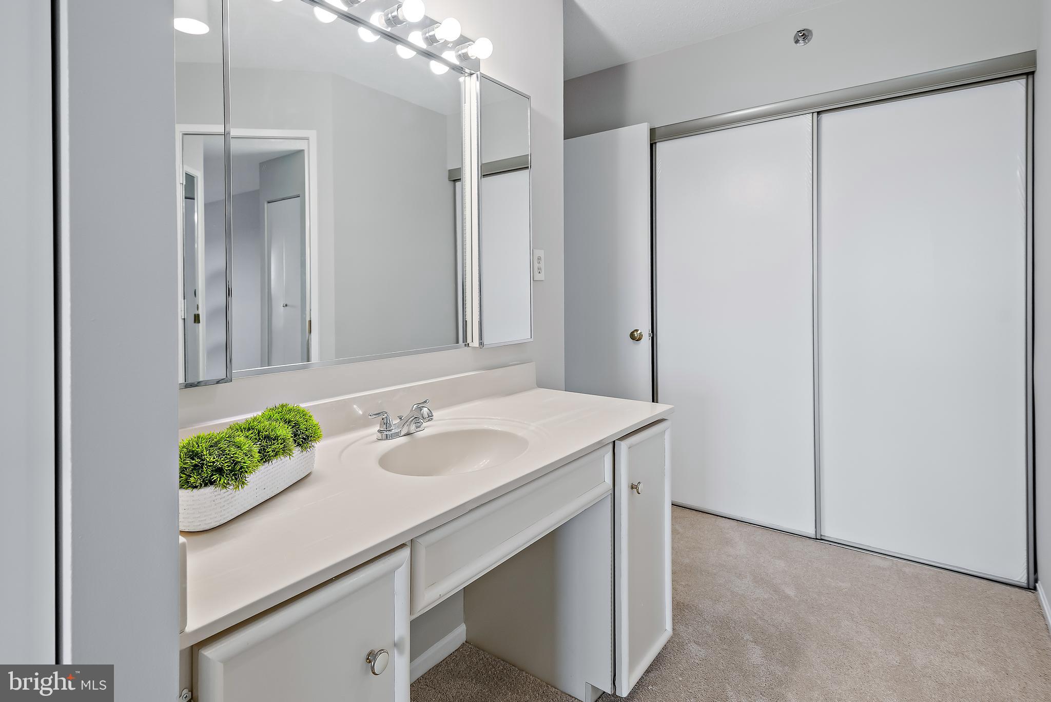 LEISURE WORLD - Residential