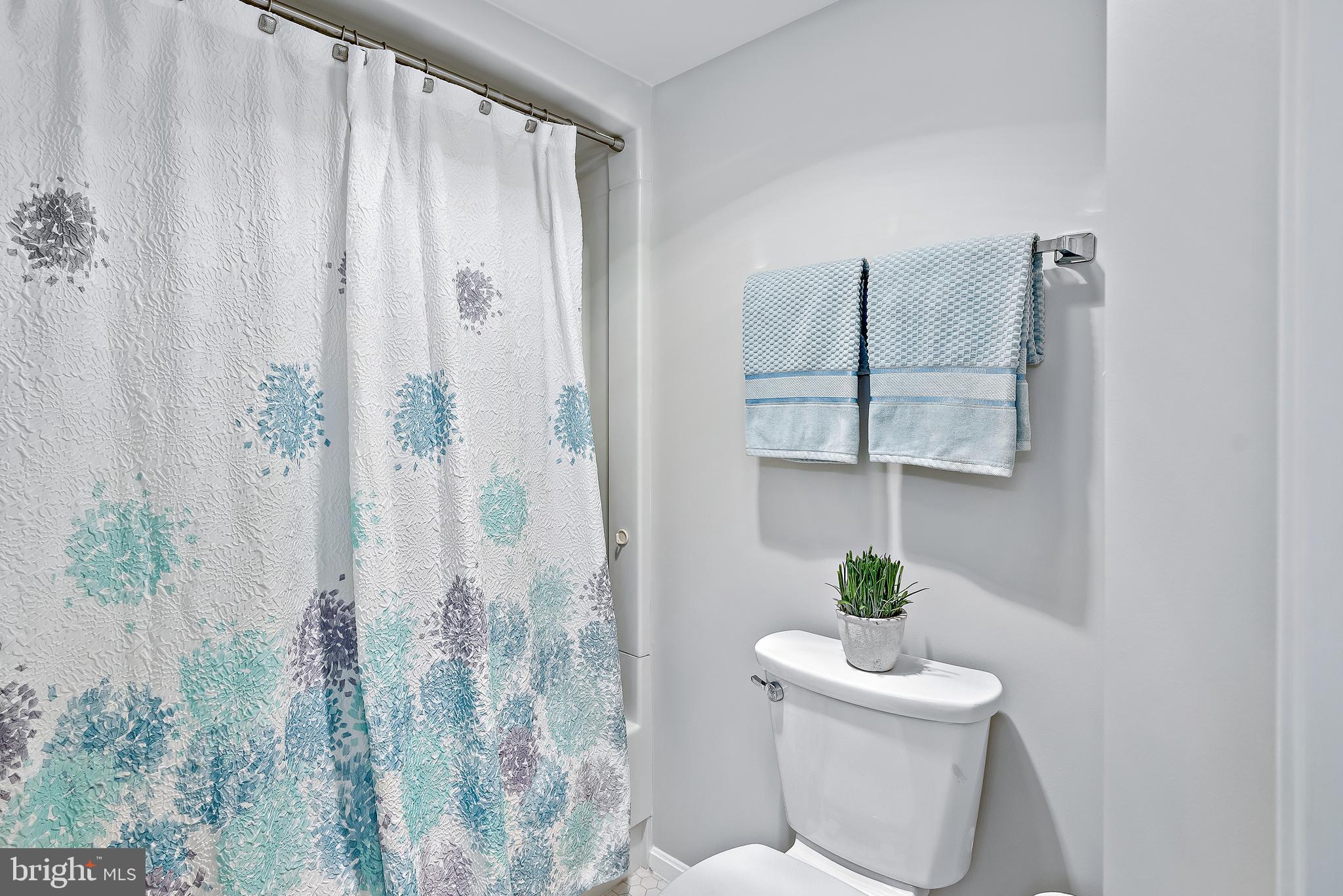 LEISURE WORLD - Residential