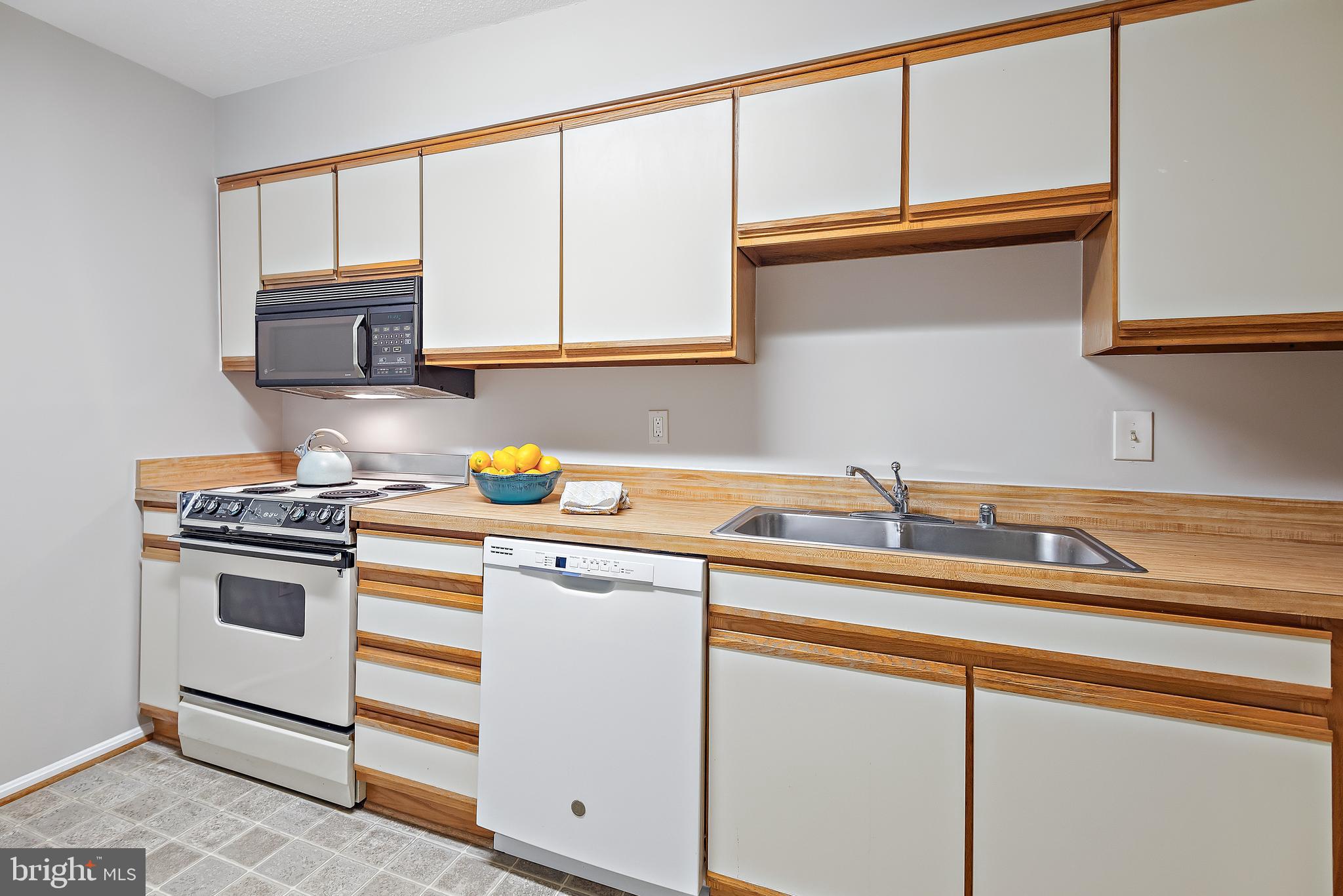 LEISURE WORLD - Residential