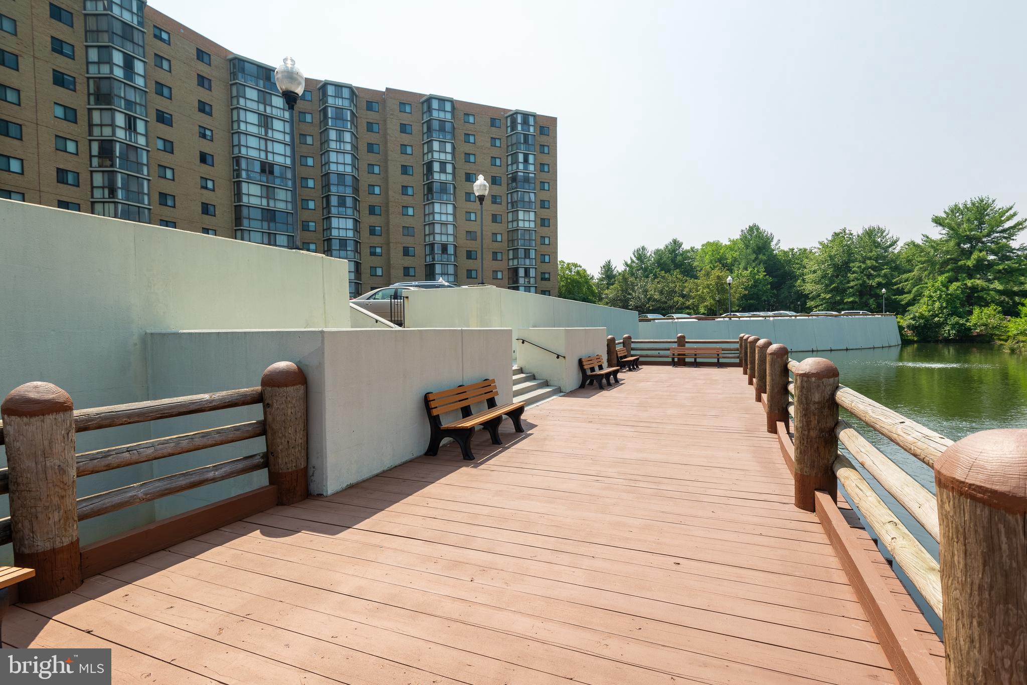 LEISURE WORLD - Residential