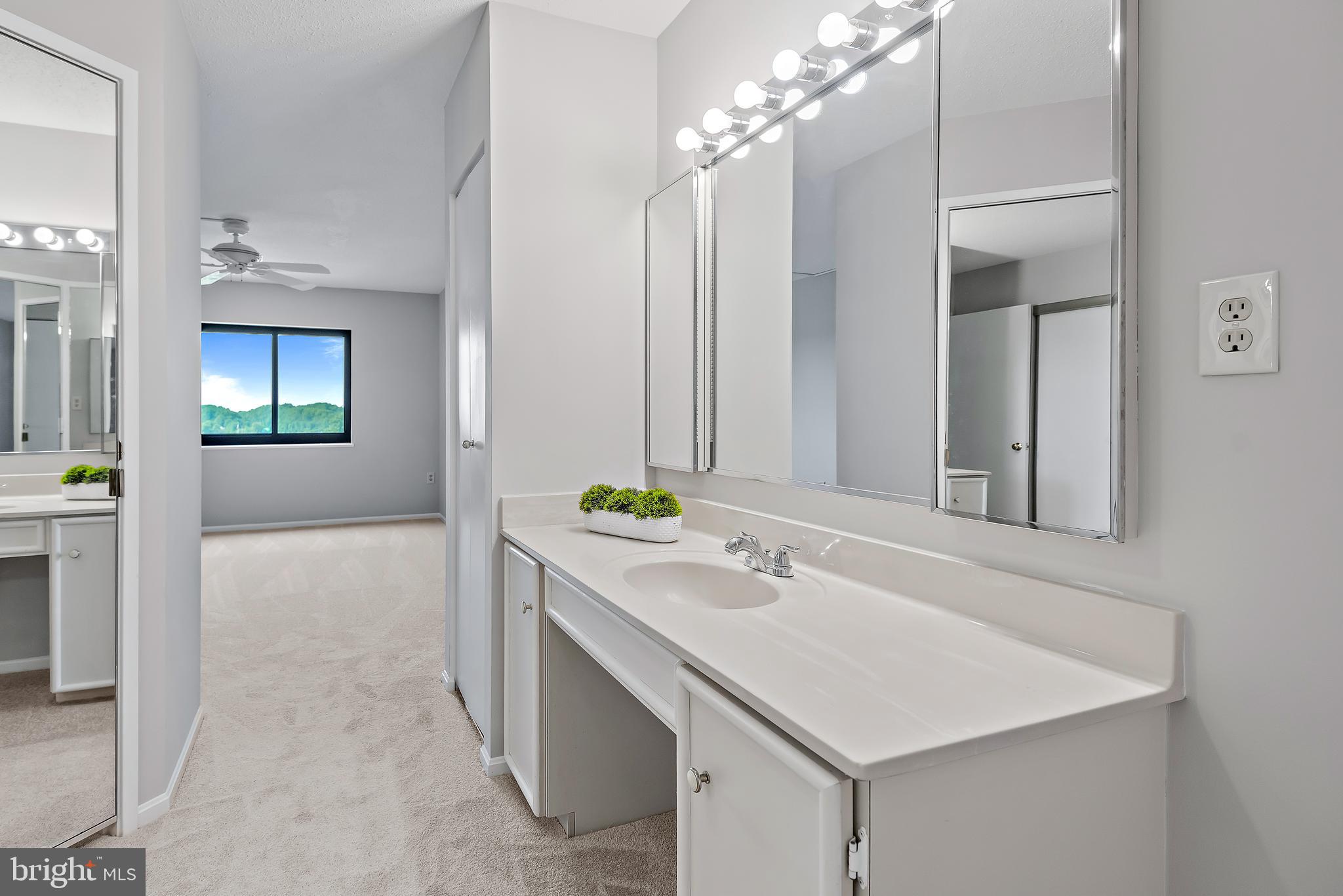 LEISURE WORLD - Residential