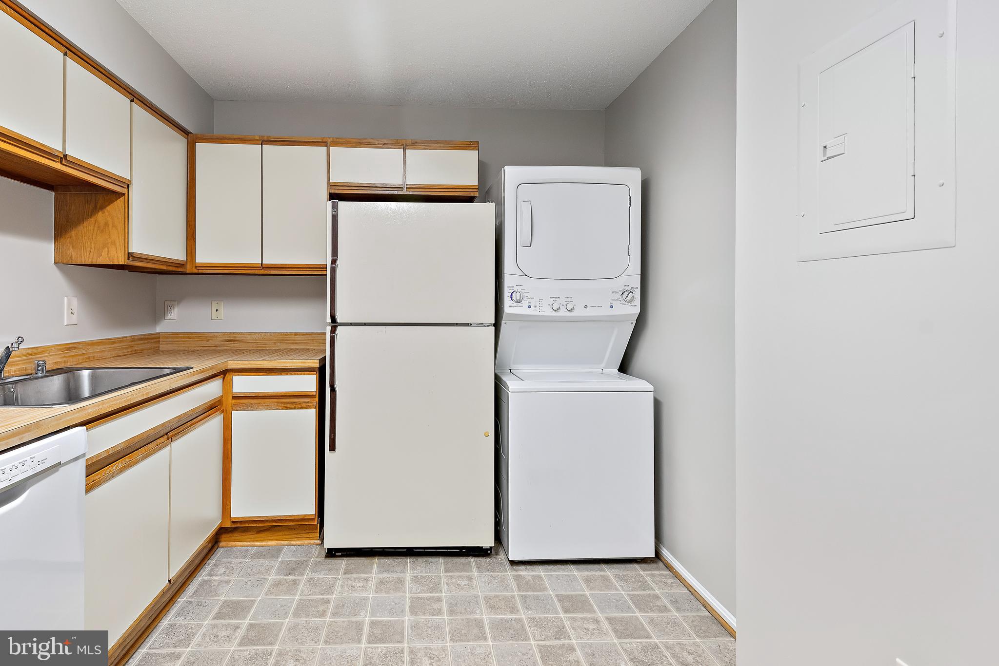 LEISURE WORLD - Residential