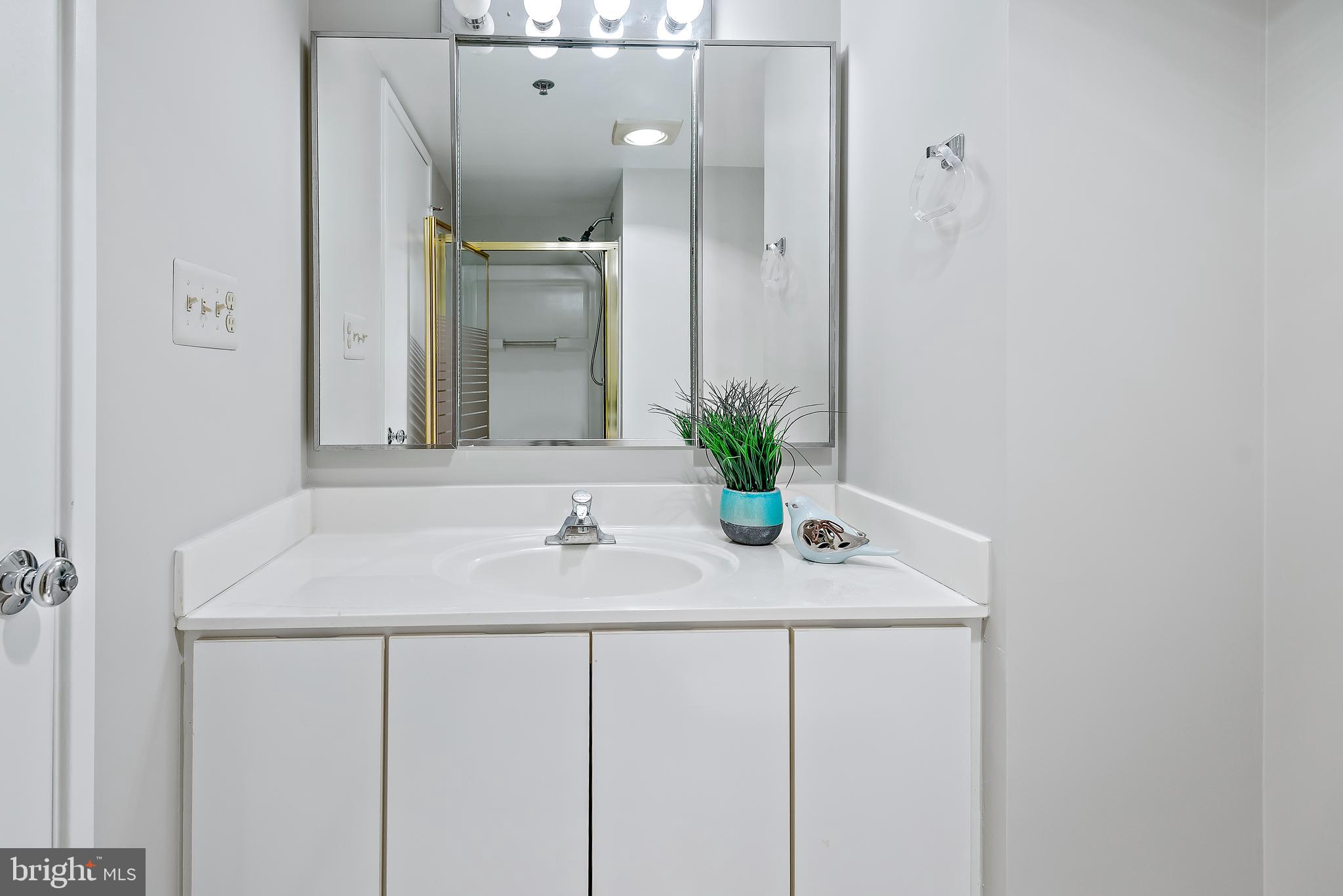 LEISURE WORLD - Residential