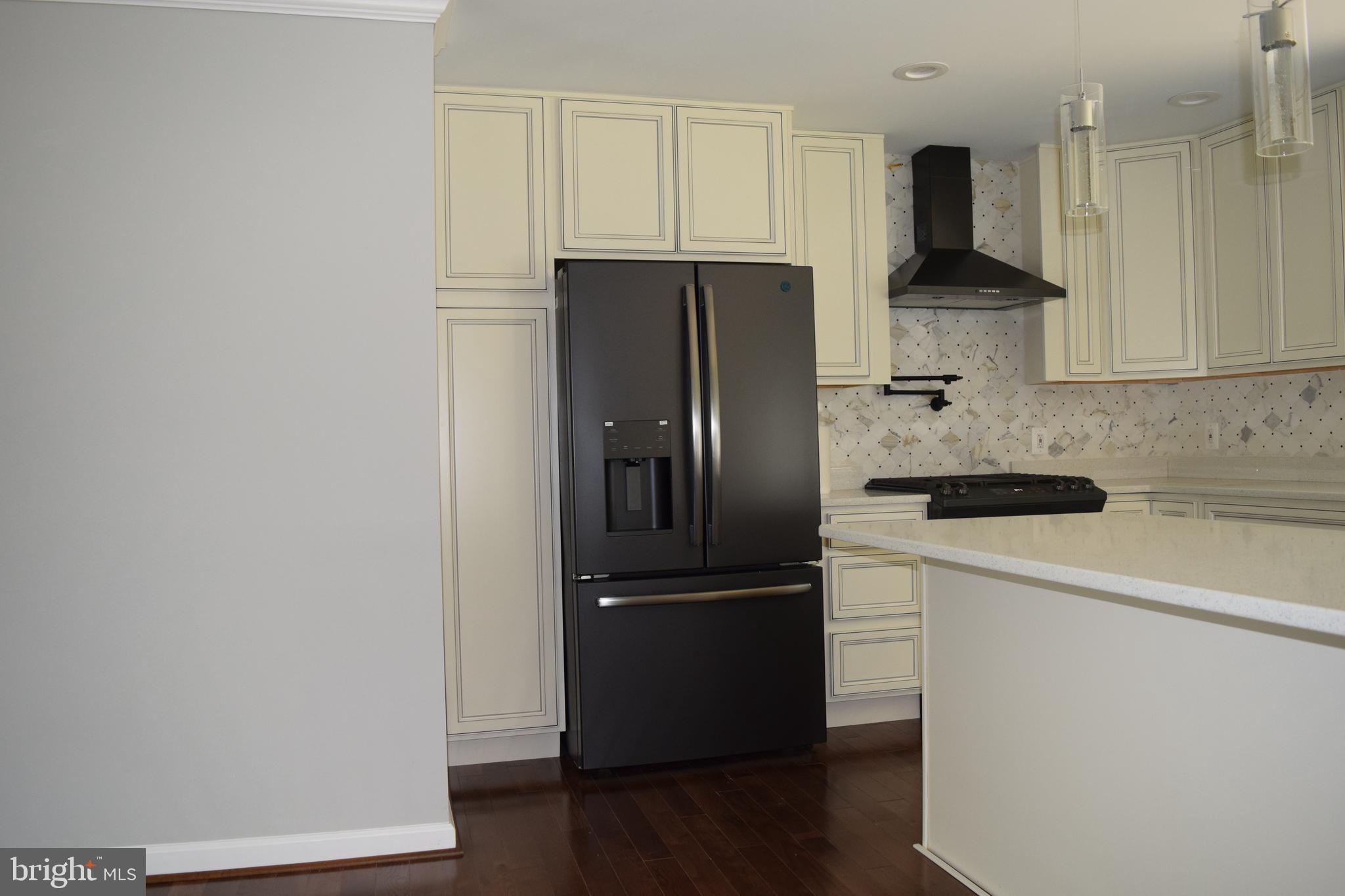 KINGS COLONY - Residential