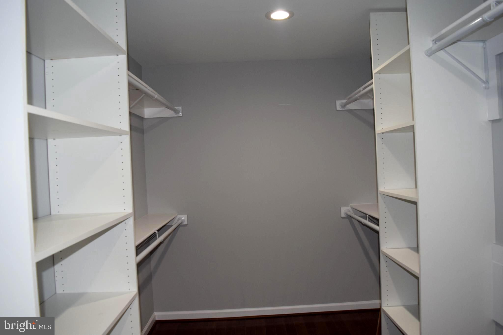 KINGS COLONY - Residential