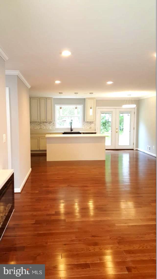 KINGS COLONY - Residential