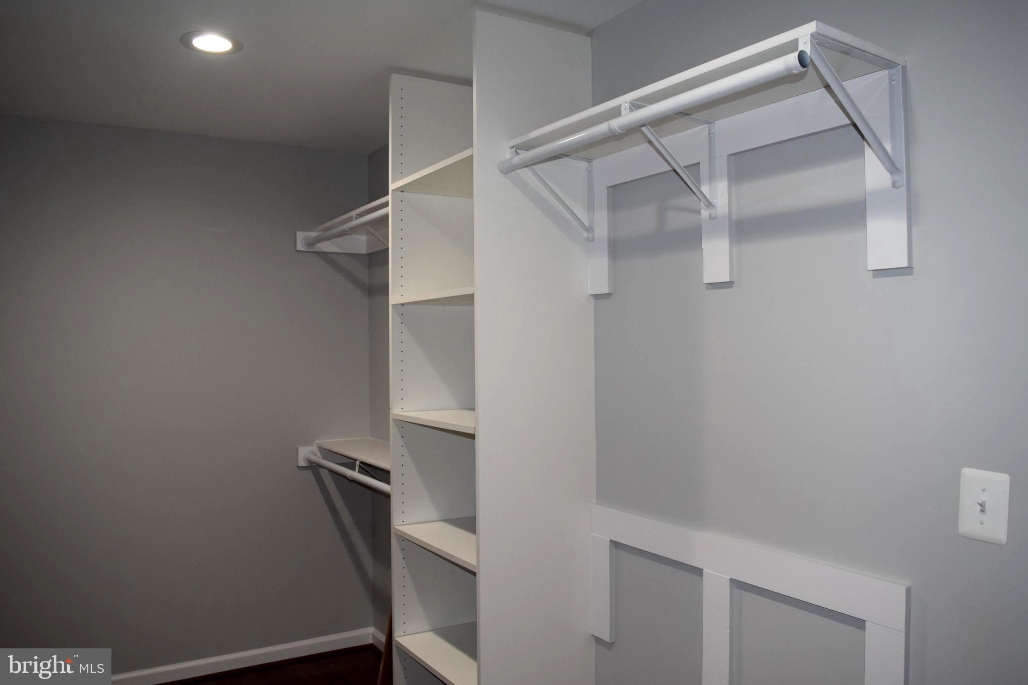 KINGS COLONY - Residential