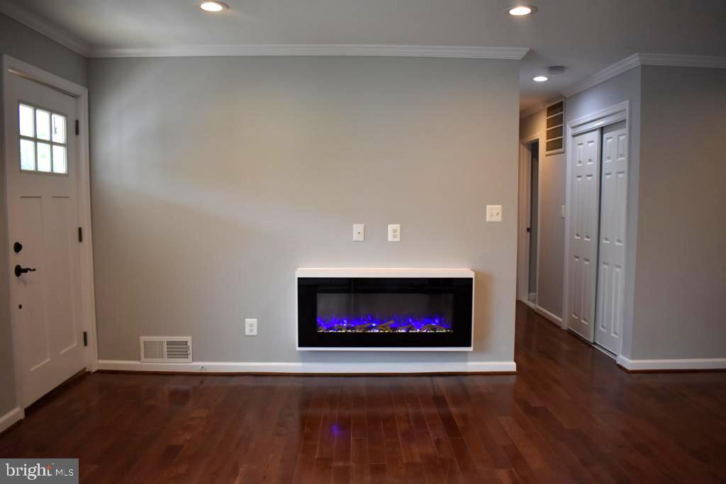 KINGS COLONY - Residential