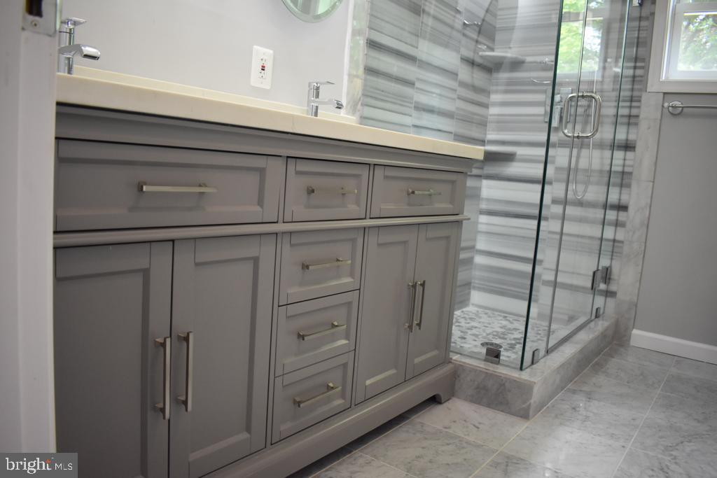 KINGS COLONY - Residential