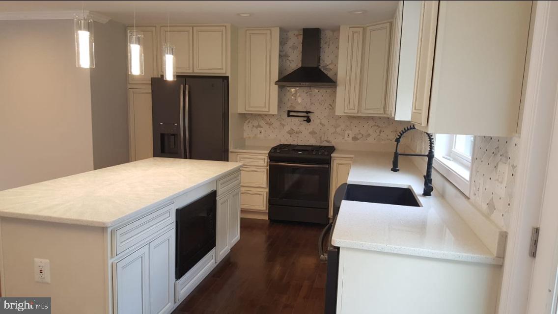 KINGS COLONY - Residential