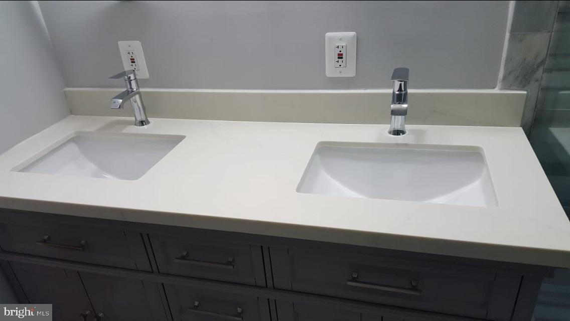 KINGS COLONY - Residential