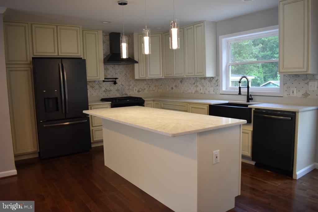 KINGS COLONY - Residential