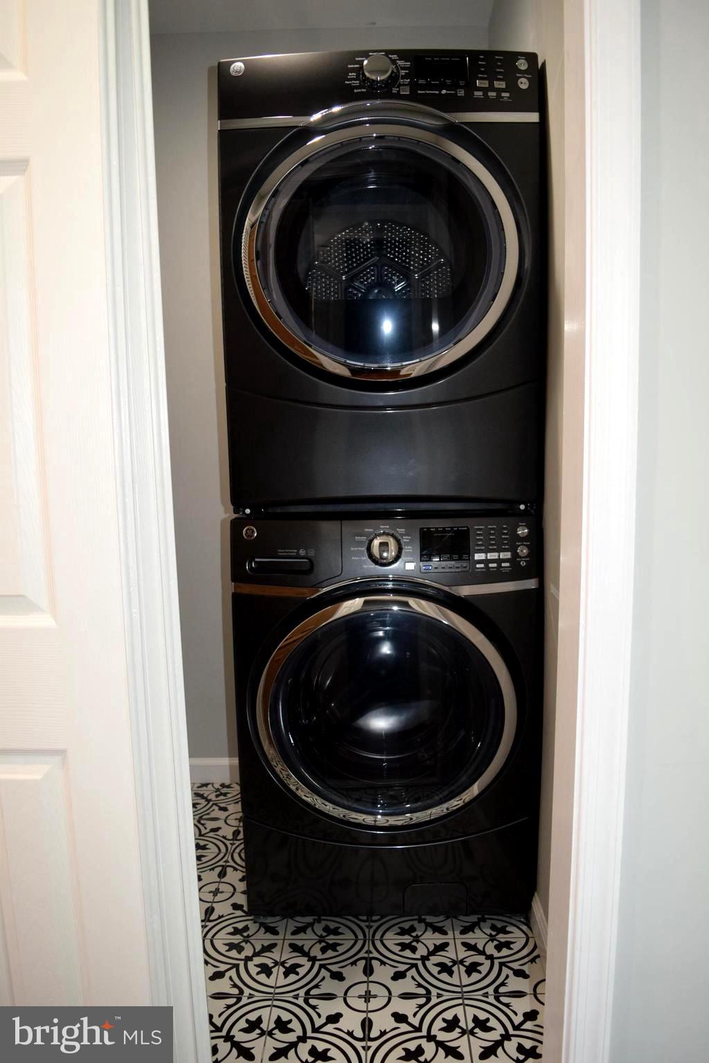 KINGS COLONY - Residential