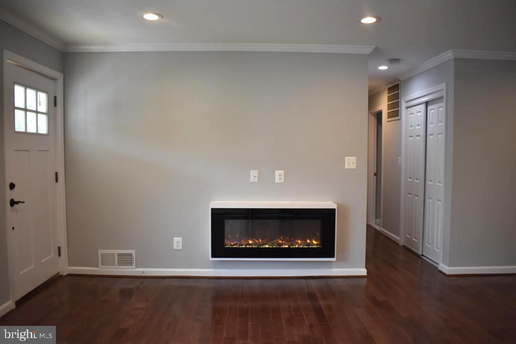 KINGS COLONY - Residential