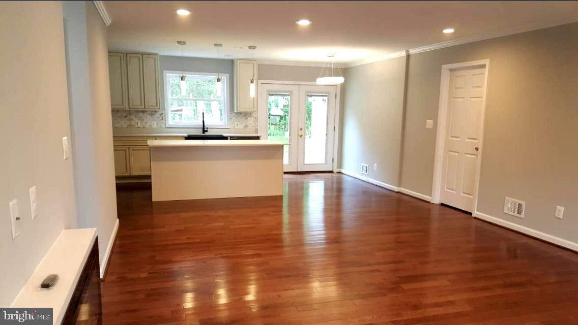 KINGS COLONY - Residential