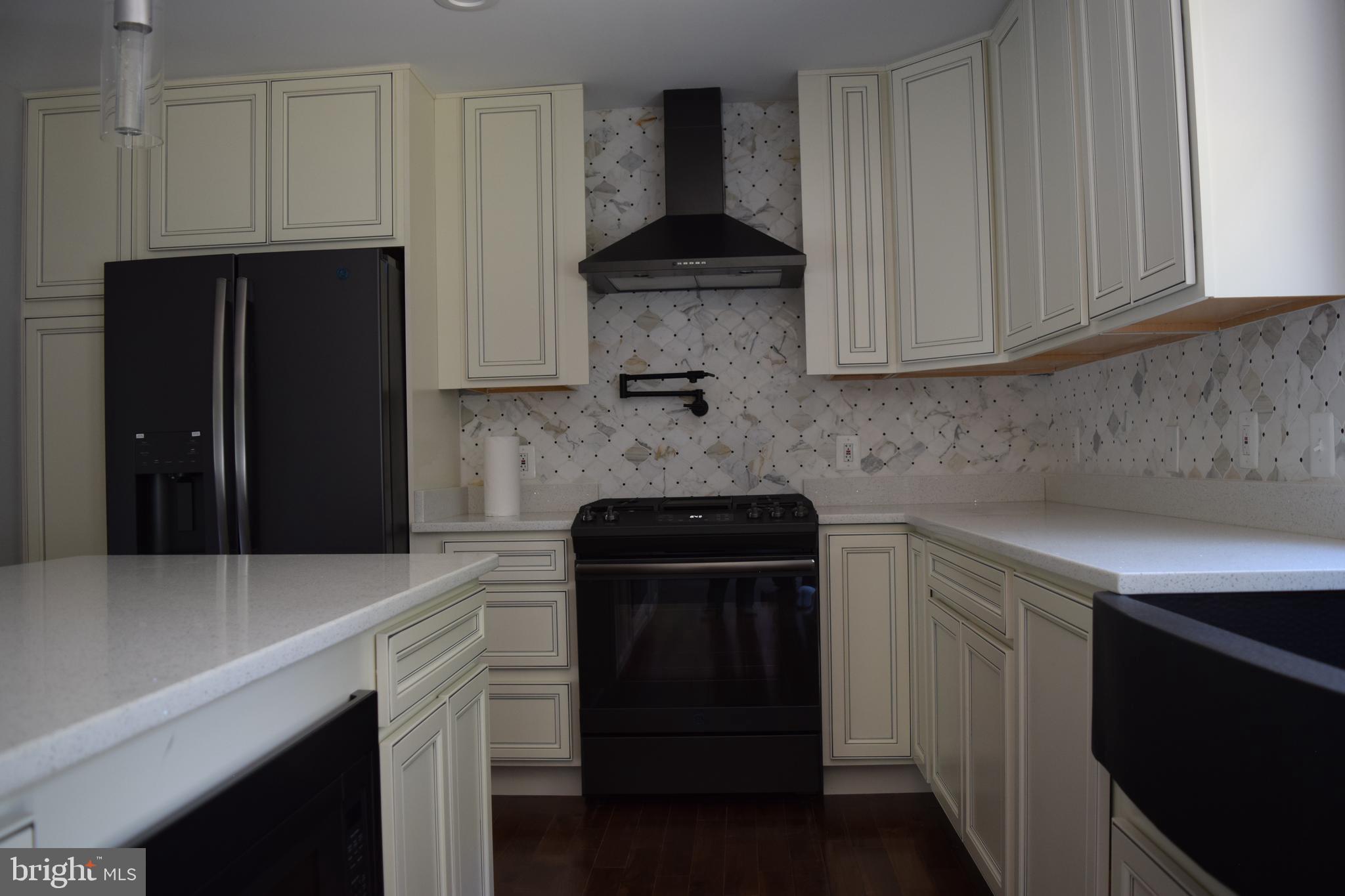 KINGS COLONY - Residential