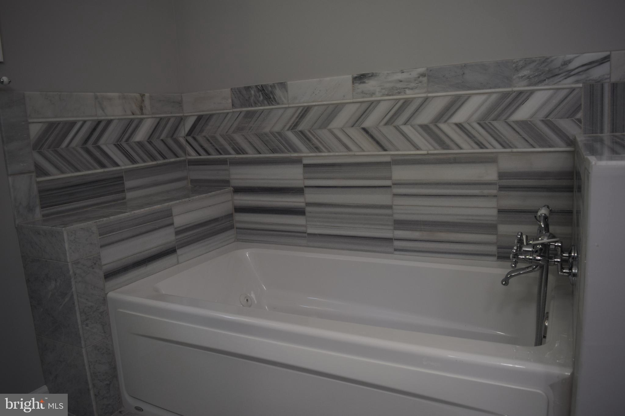 KINGS COLONY - Residential