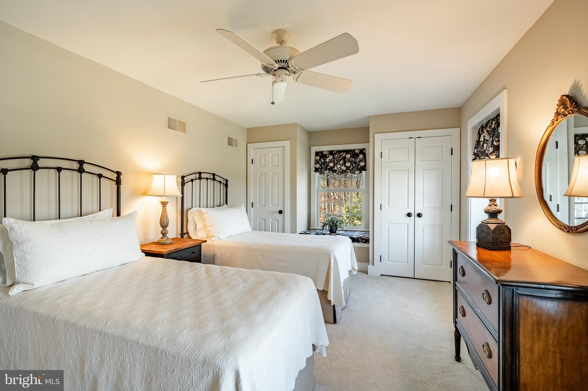 OLDEBULLTOWNVILLAGE - Residential