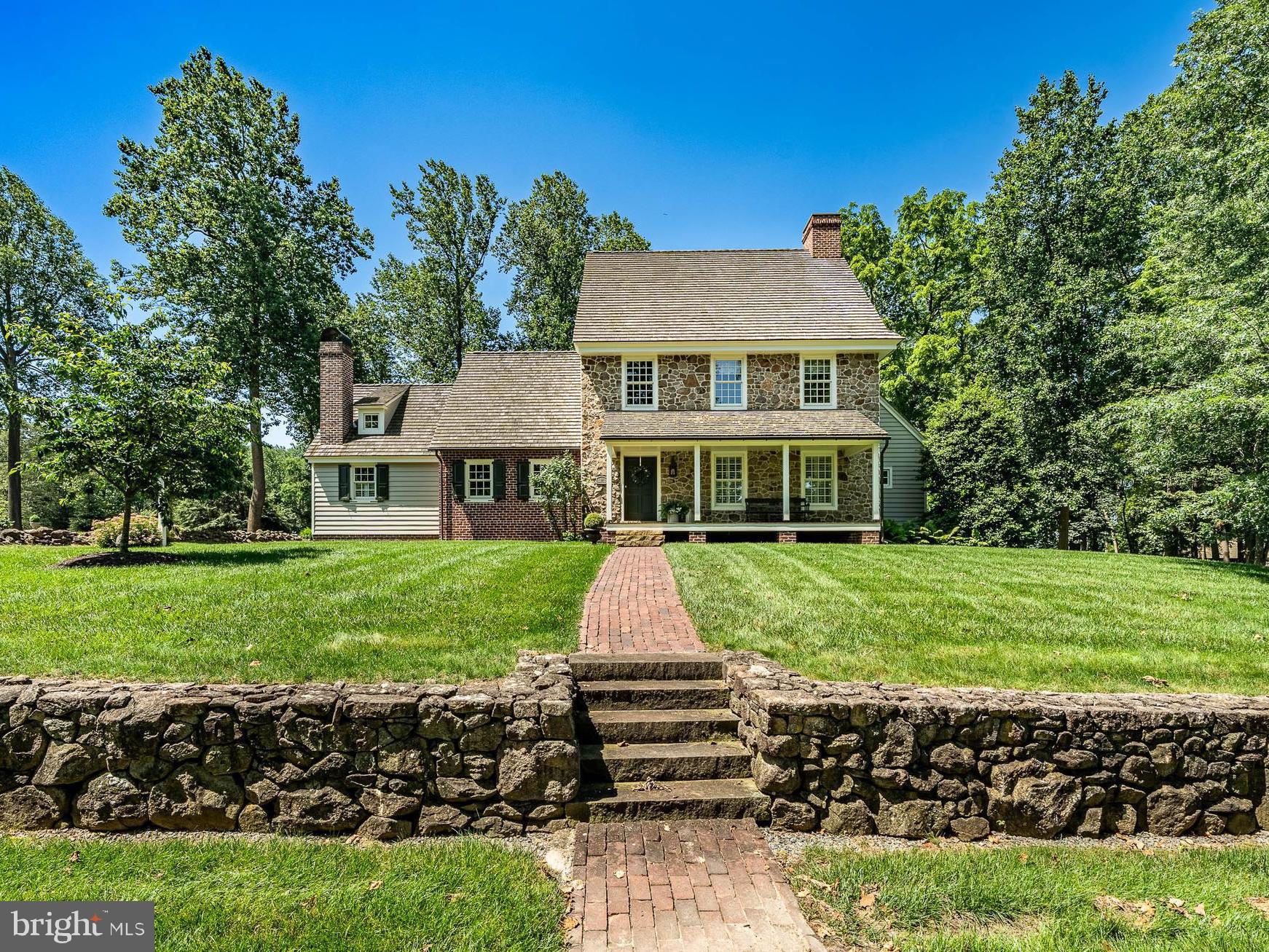 63 BROWNSTONE LANE