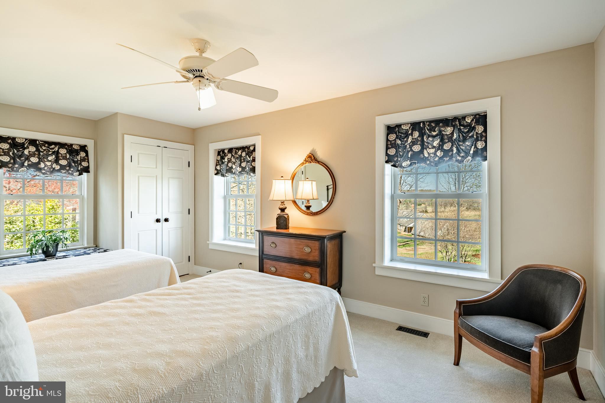 OLDEBULLTOWNVILLAGE - Residential